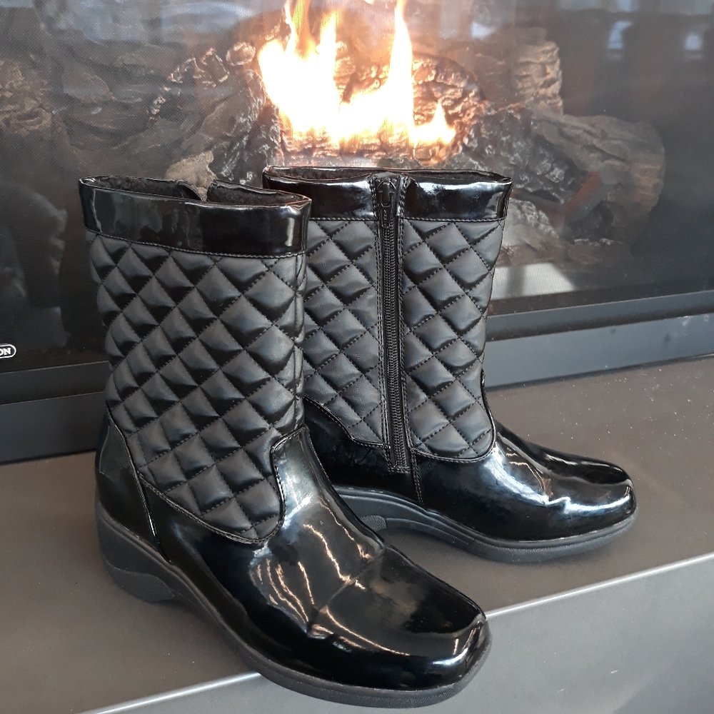 White Mountain Aquarius Quilted Satin Boots / Size 7M Black Winter Boots - Picture 13 of 13